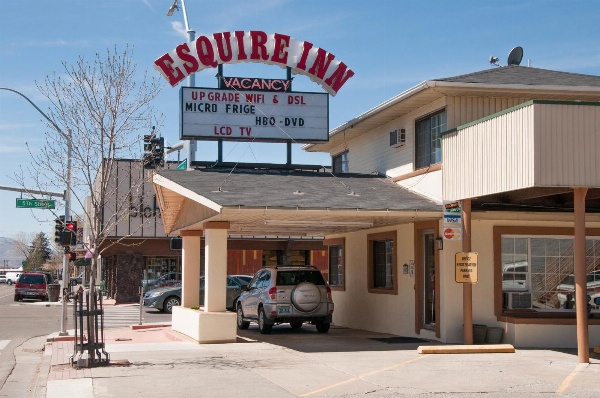 Esquire Inn Main image